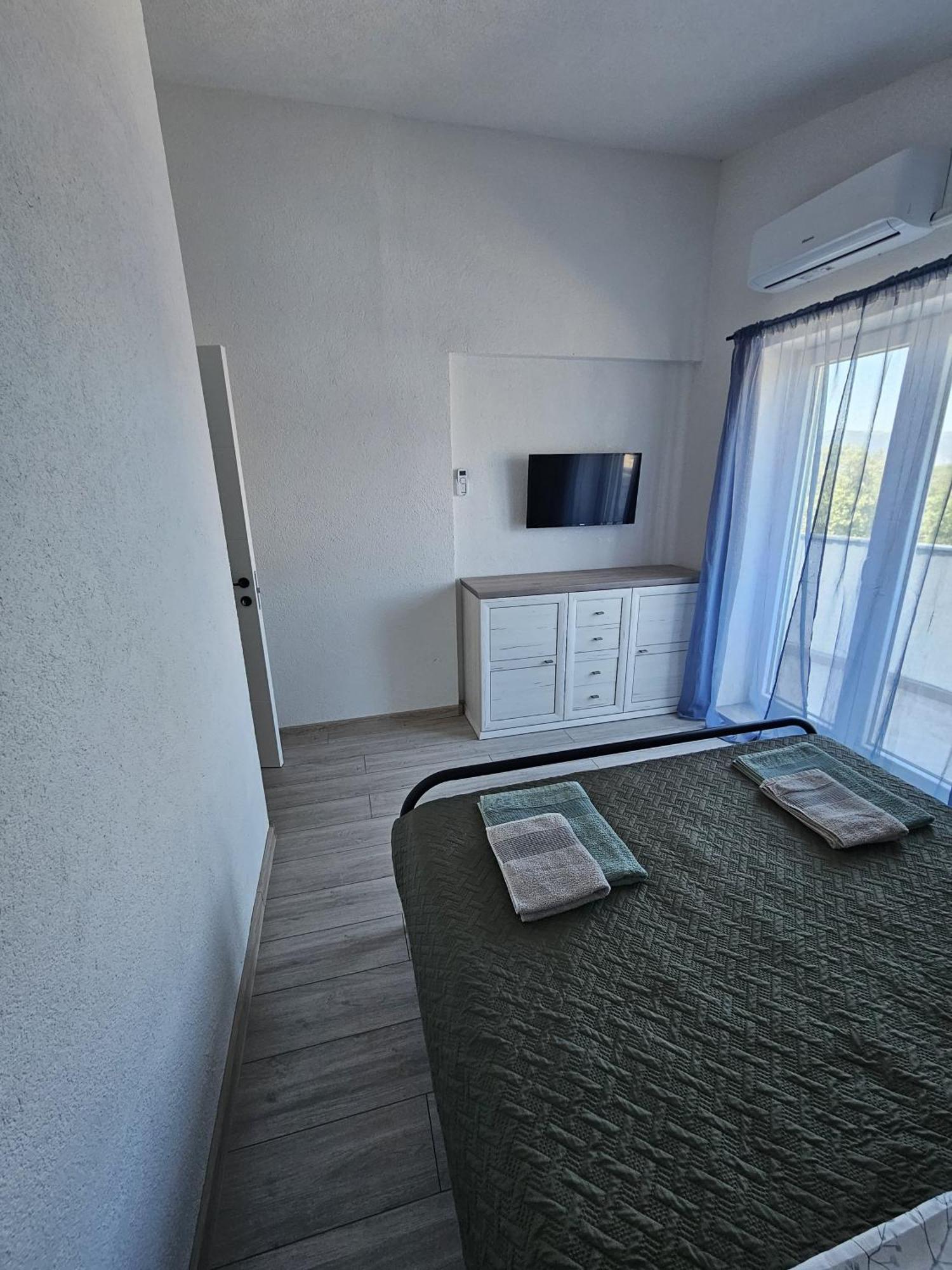 Apartmani 1 Pinezici Kültér fotó