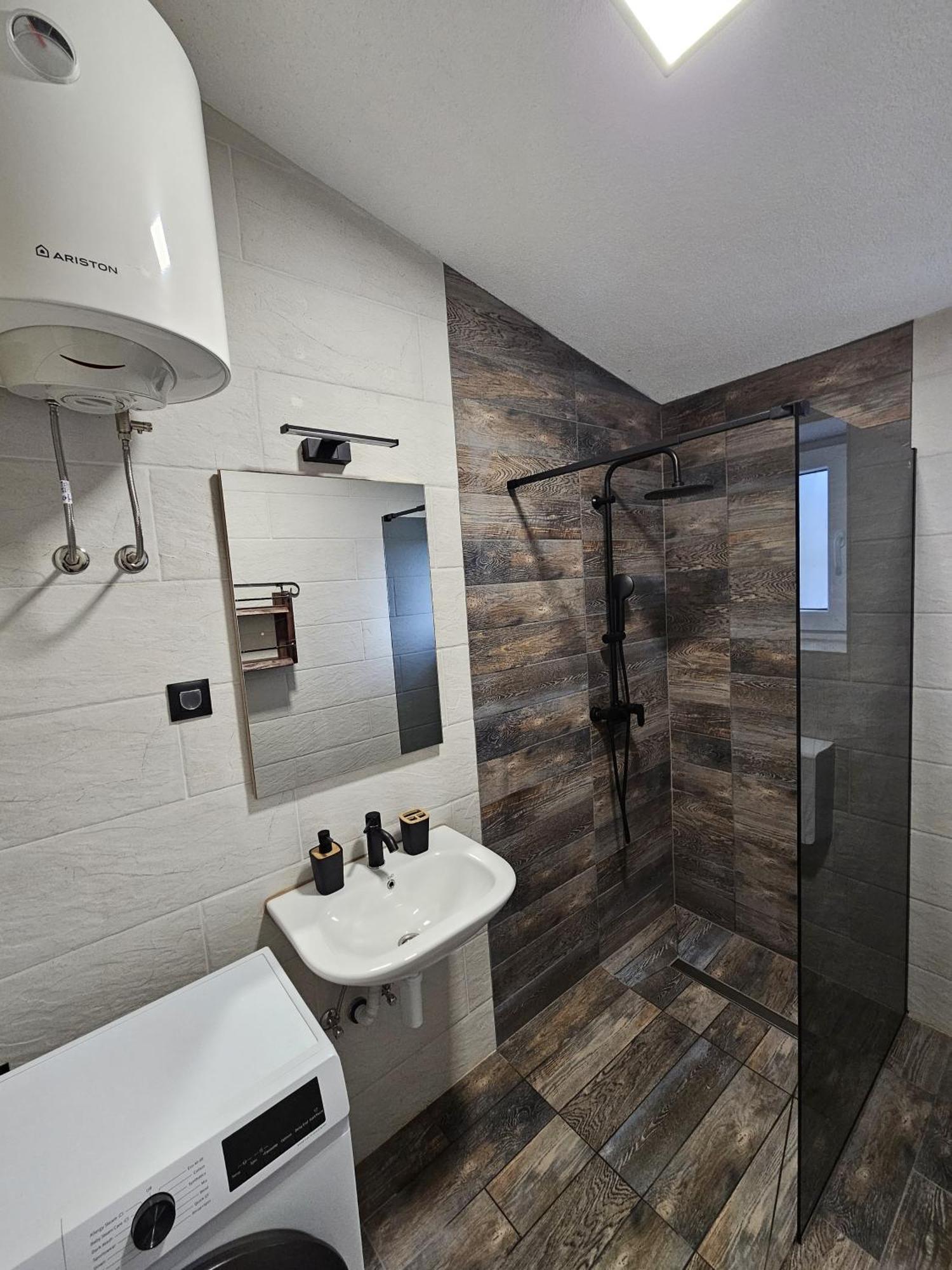 Apartmani 1 Pinezici Kültér fotó